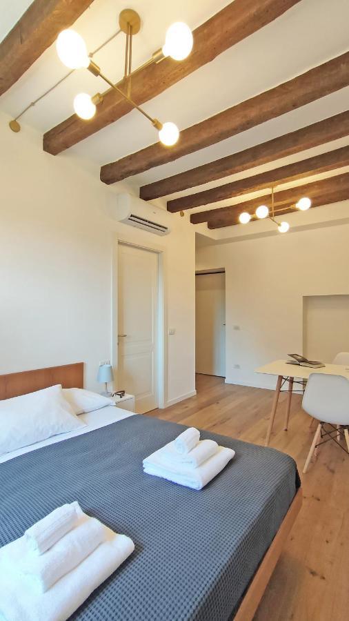 Navigli - Via Vigevano Appartement Milaan