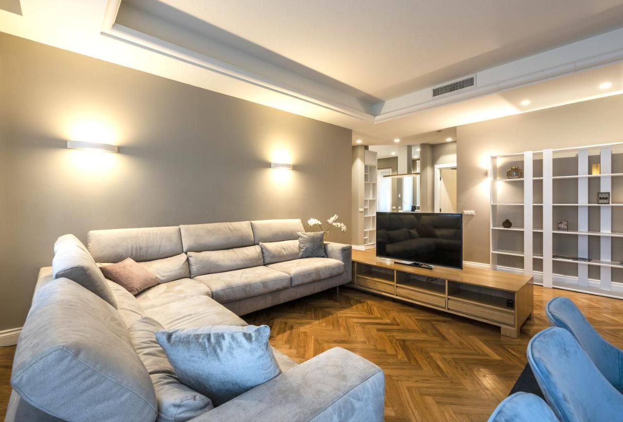 Apartment Heart Duomo District Milan