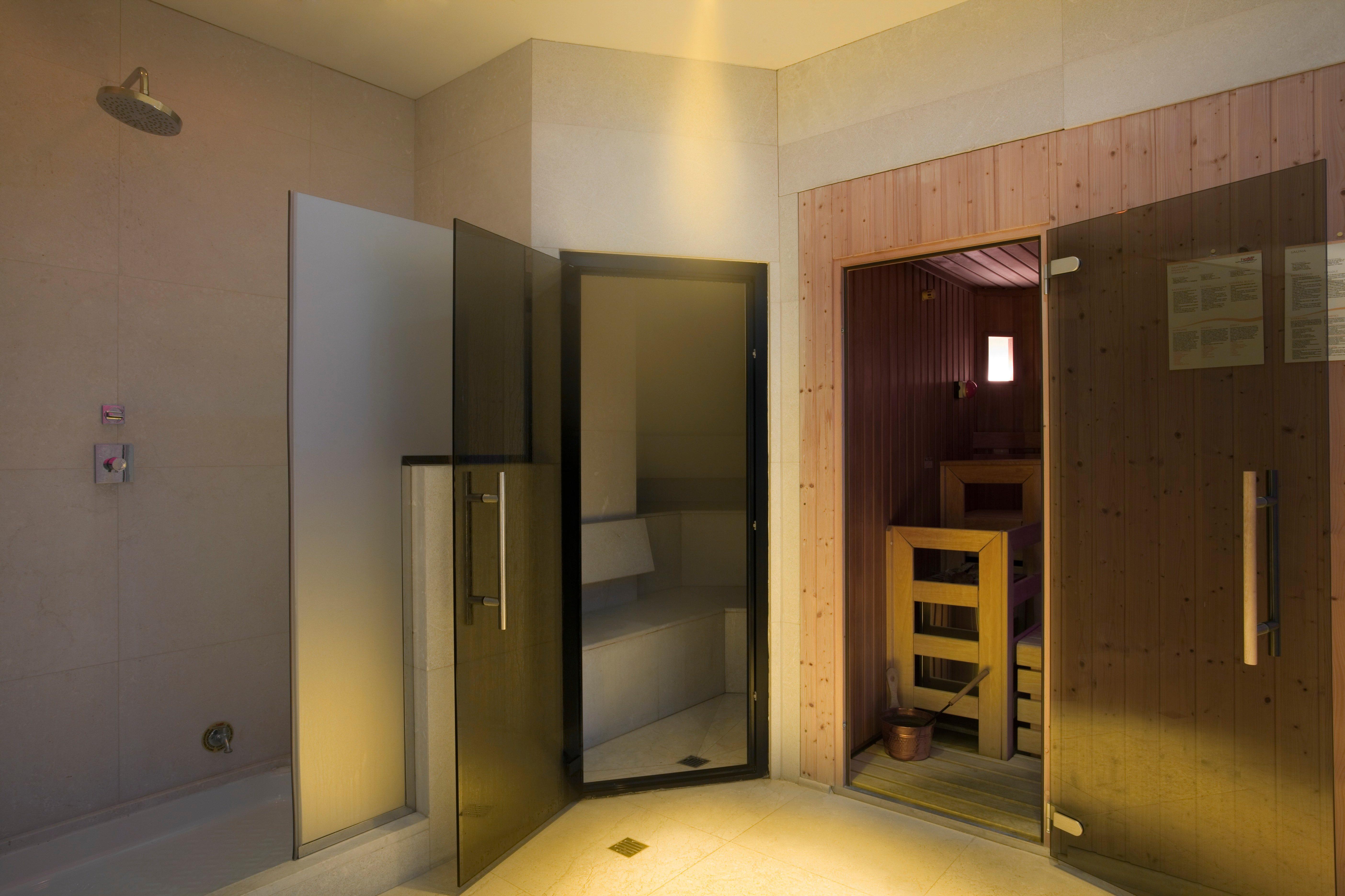 Crowne Plaza By Ihg Hotell 4*