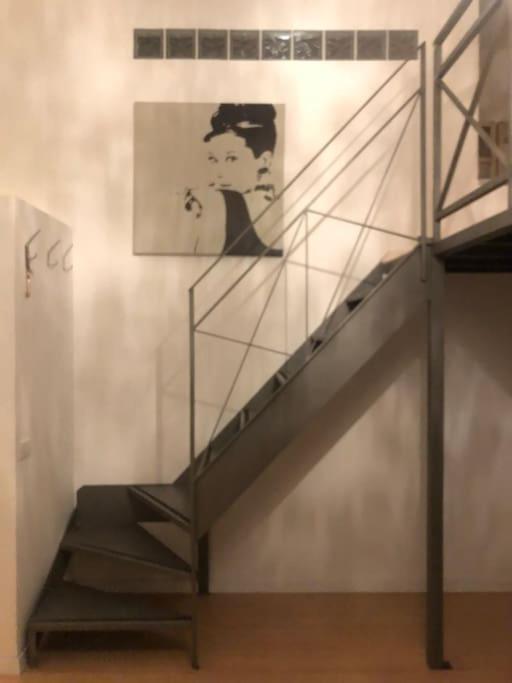 Cozy Loft In Apartment
