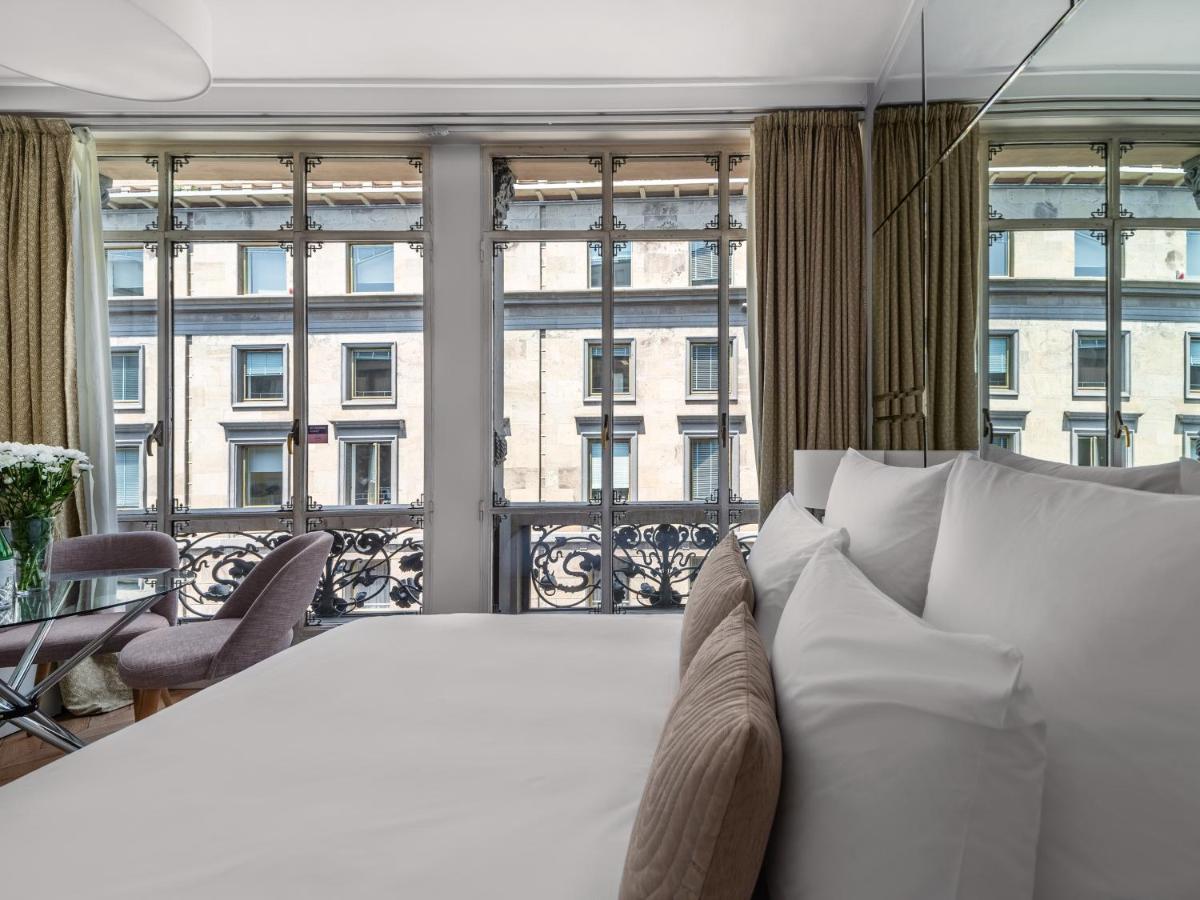 Adore Aparthotel