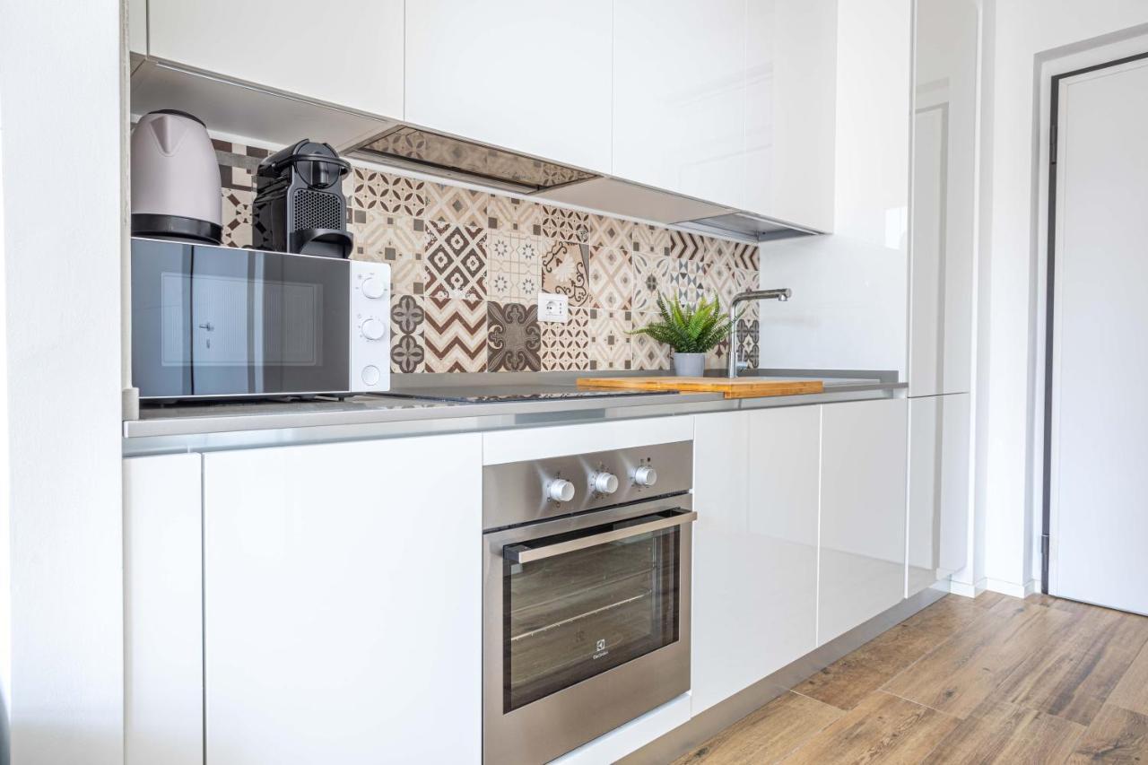 Sunlit 1 Bedroom Via Pirelli Leilighet