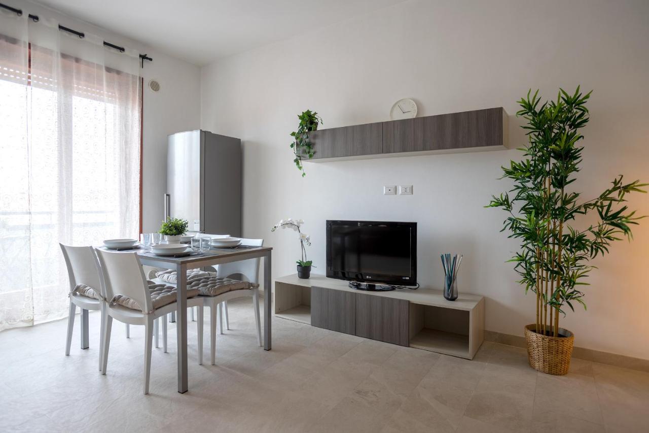 Free Parkinga Due Passi Da Navigli Con Balcone Lejlighed