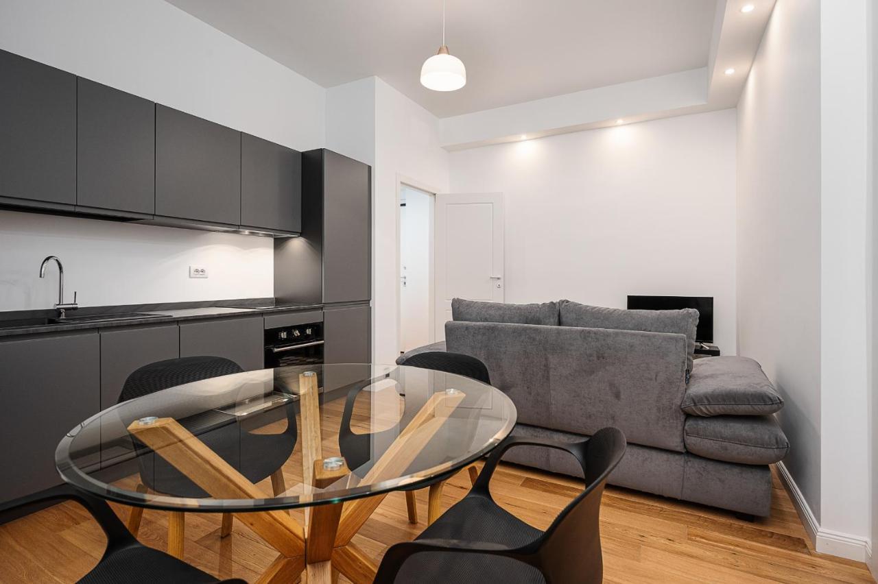 Italianway - Ippolito Nievo 28 Milano