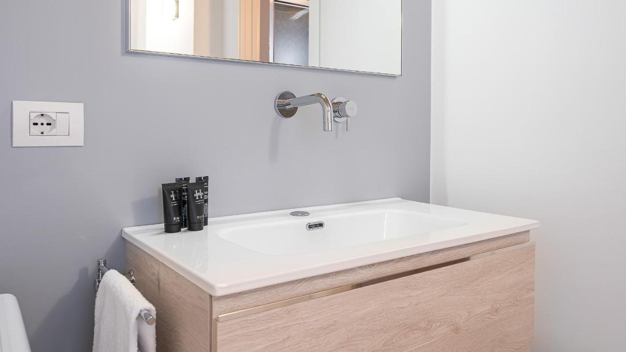 Classbnb - Due Moderni A 1km Dall'arco Della Pace Appartement