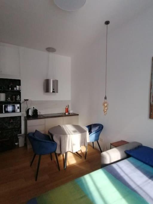 New Cozy 7 Metro Stops To Duomo! Apartment Milan