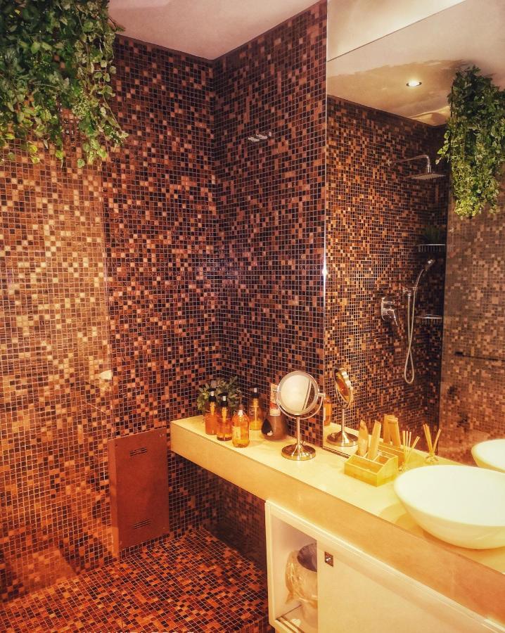 And The Bed & Breakfast Milano