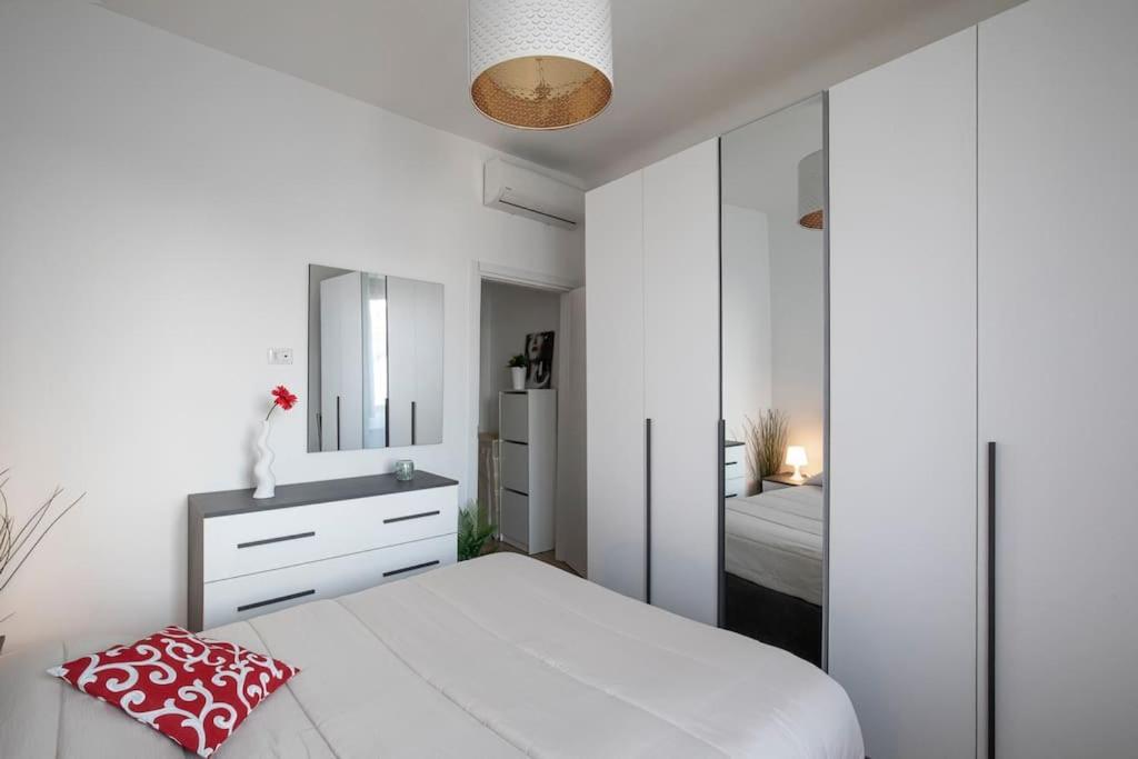 Appartamento Duomo 10 Min Cozy Netflix + Wifi *