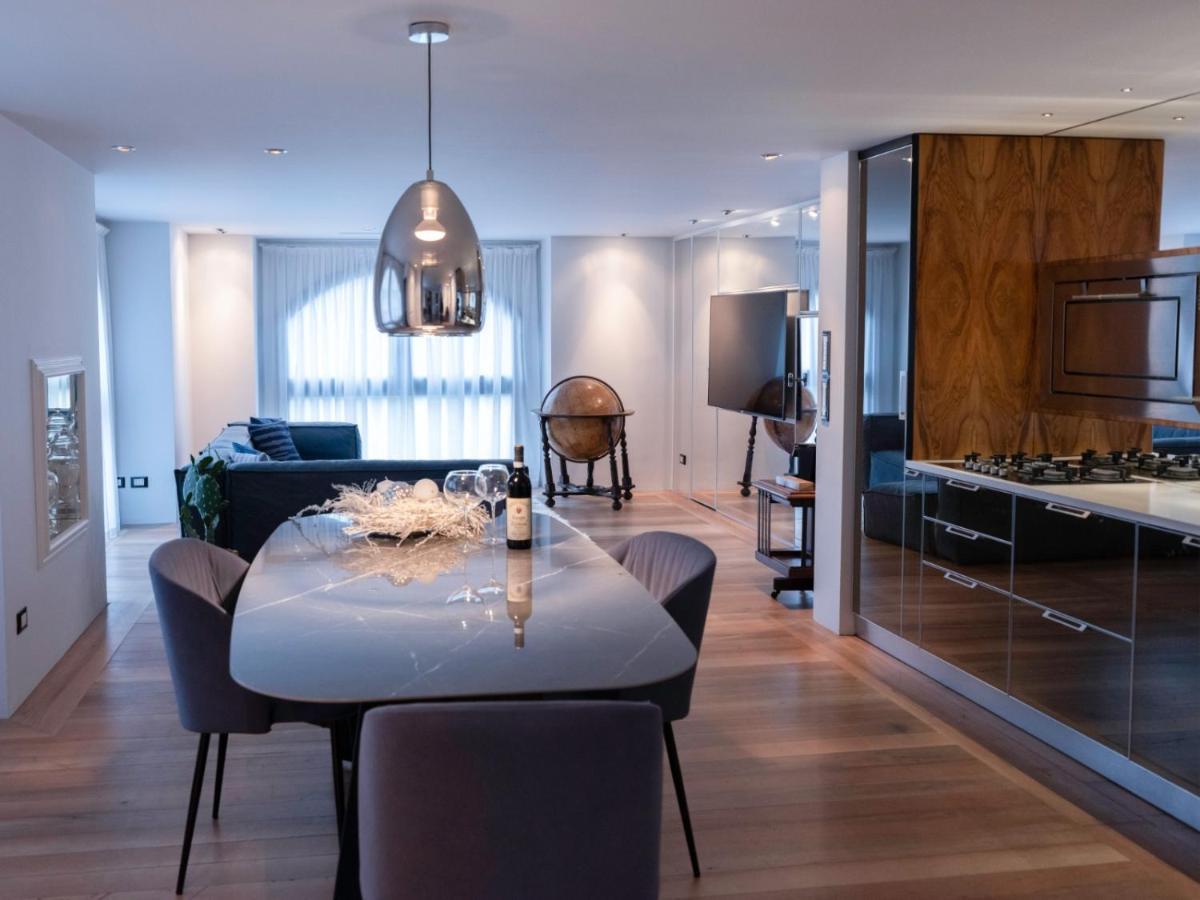 Luxury Apartment *