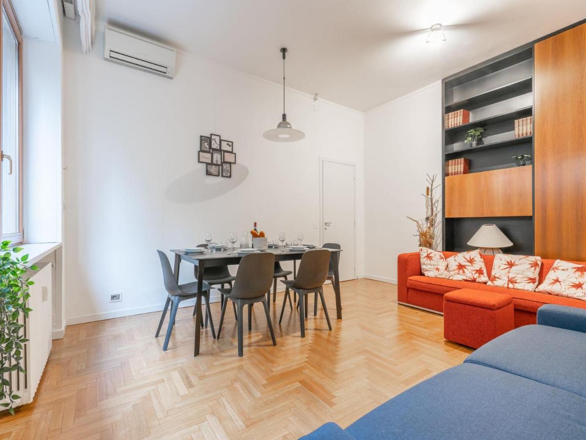 The Rent - Spacious Three-bedroom In Moscova Milano