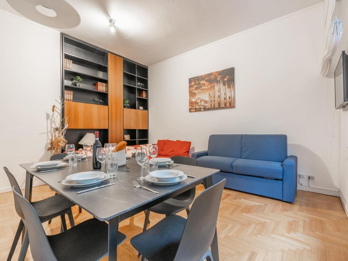 The Rent - Spacious Three-bedroom In Moscova Appartamento