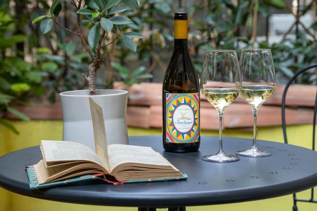 Life Is Beautiful Design Loft Navigli Romolo, Netflix, Wifi, Ac And Street Parking Appartamento