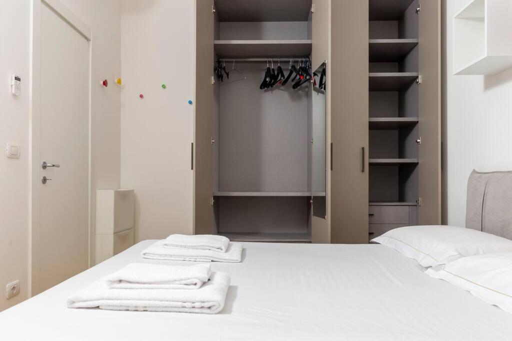Exclusive Modern Apartment *
