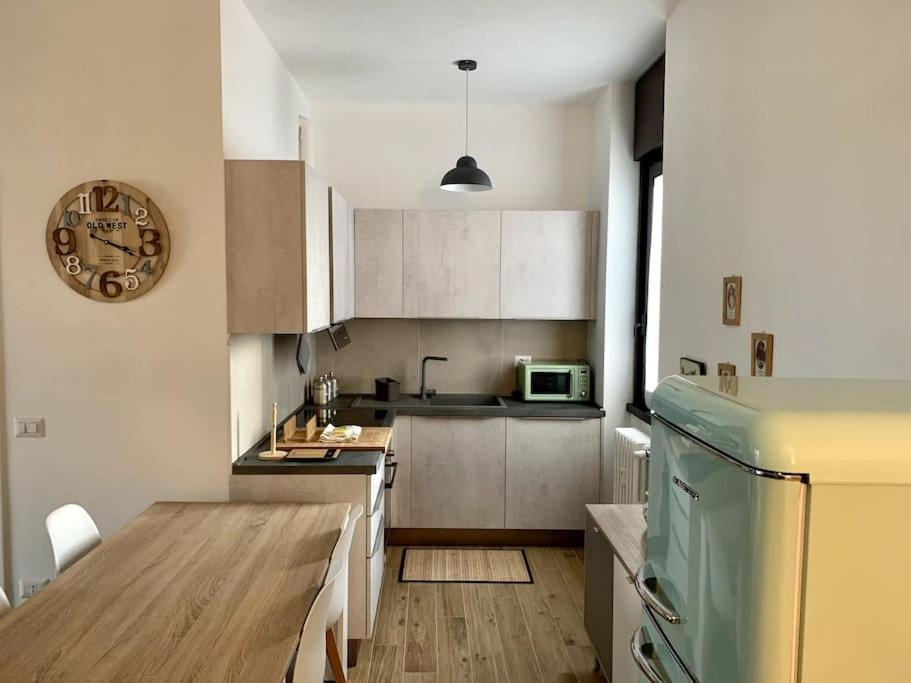 Lejlighed Con Terrazzo Sui Tetti Milanesi Milano