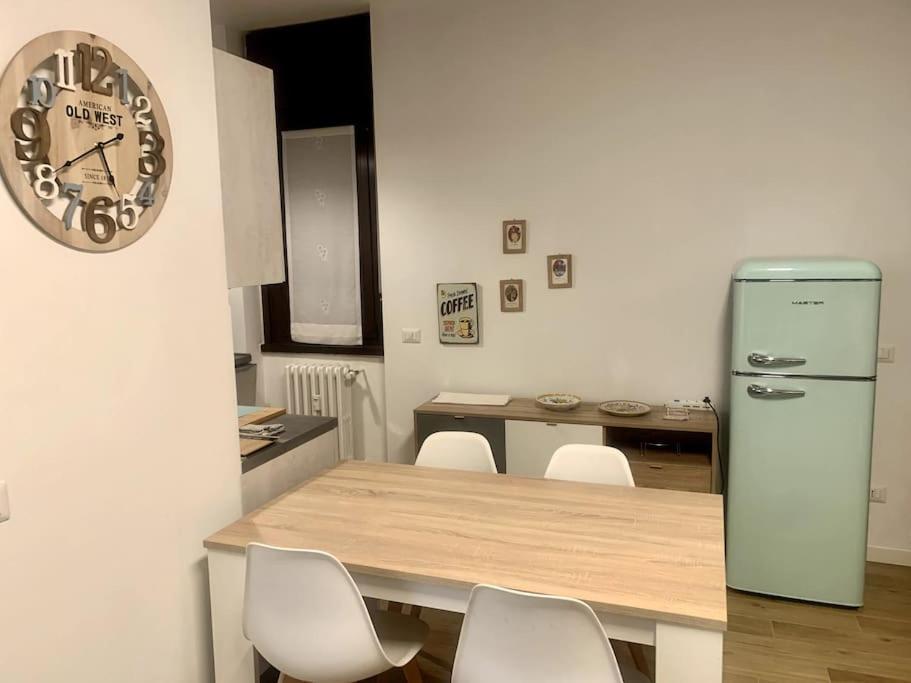 Lejlighed Con Terrazzo Sui Tetti Milanesi *