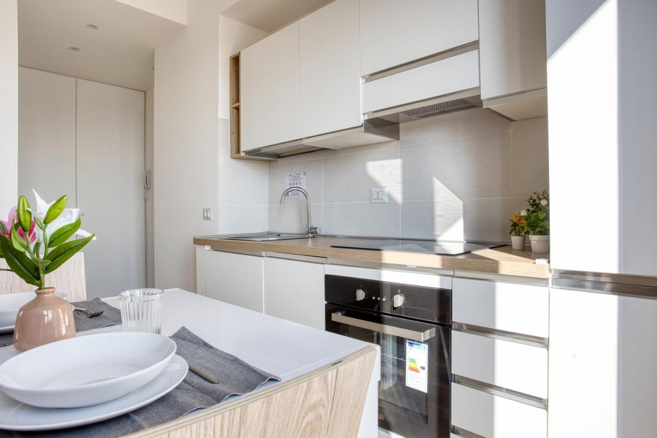 Apartment Joivy Comfy Flat With Balcony Mailand