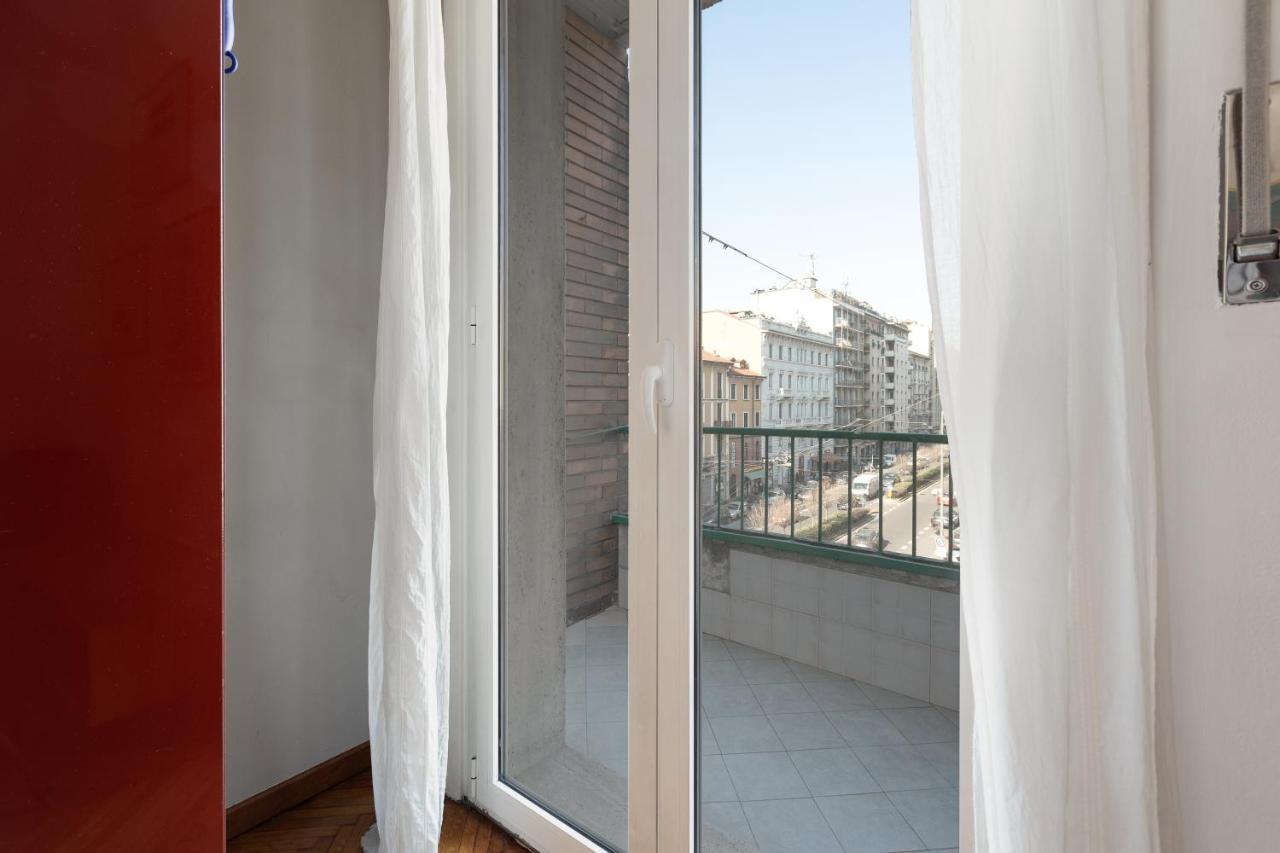 With Balcony - 50 M Far From M1 Pasteur Appartement Milaan