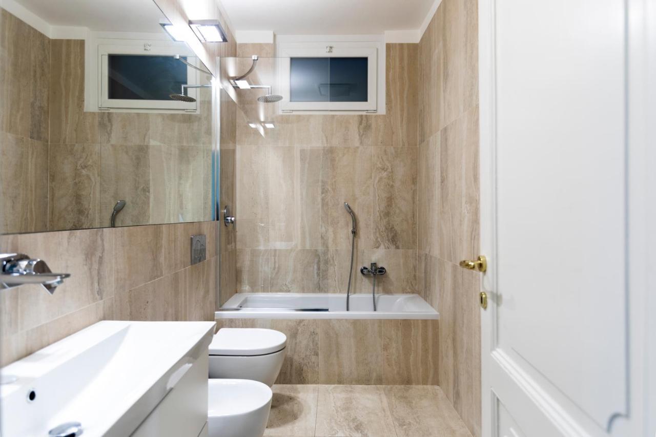 Apartment Montenapoleone - Sant Andrea Charme Penthouse Milan