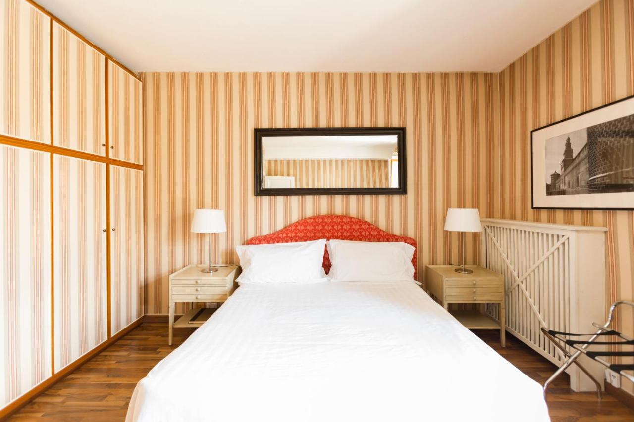 Montenapoleone - Sant Andrea Charme Penthouse Apartment Milan