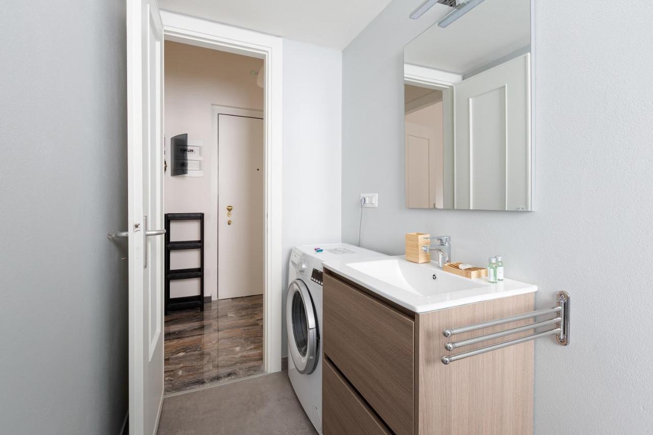 Apartment Dergano Comfy - 250 M Far From M3 Milan