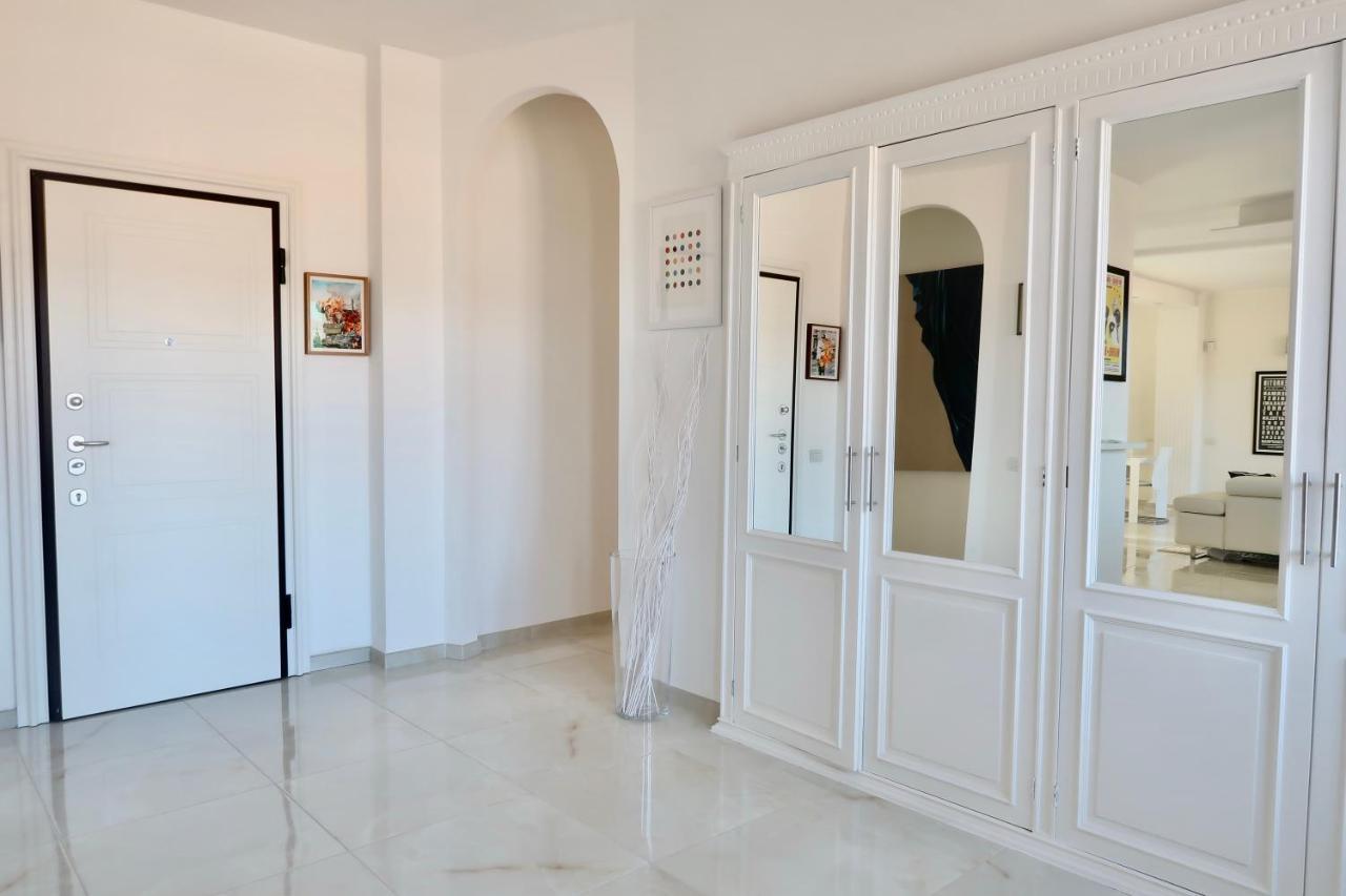 Lux 180sqm Flat - Entire Last Floor Appartement Milaan