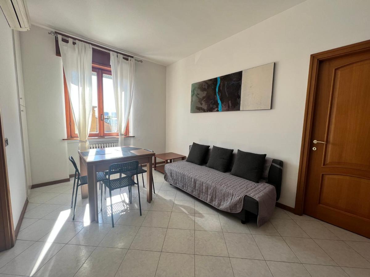Apartment Domusmi Viale Monza 319 Milan