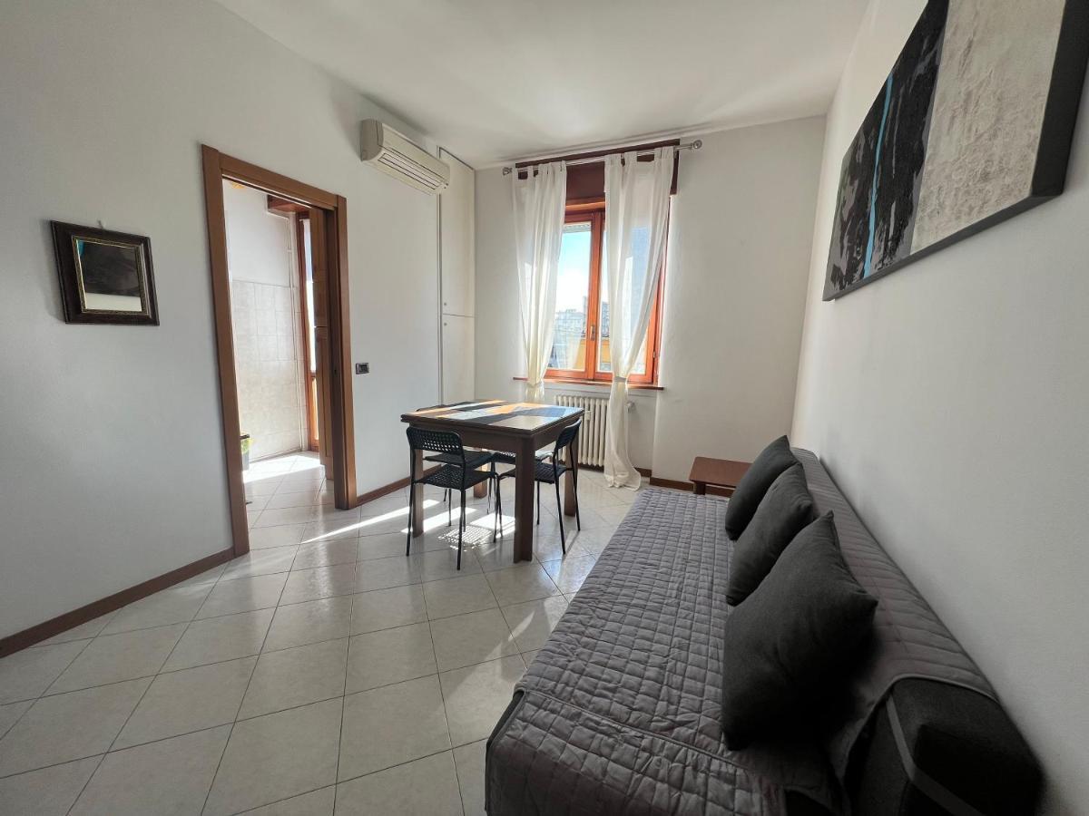 Apartment Domusmi Viale Monza 319 *