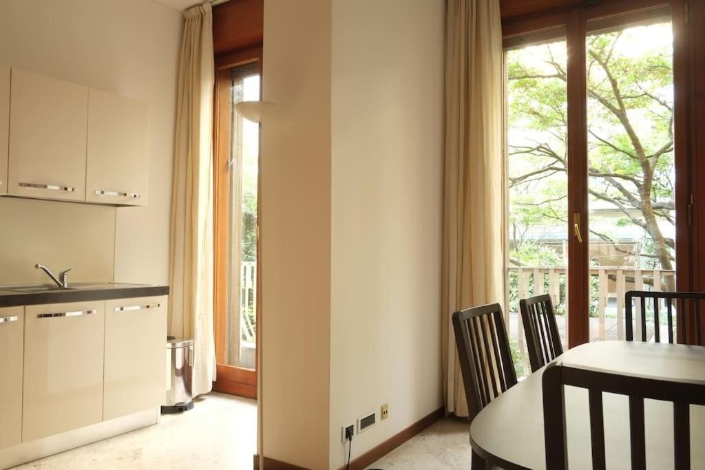 Apartment Quiet Arco Della Pace Milan