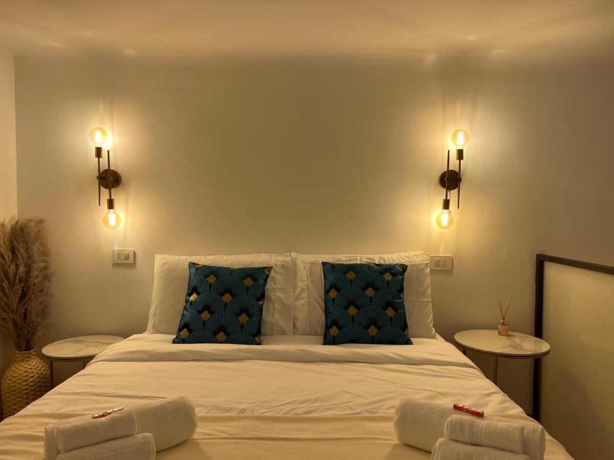 Regina In Porta Romana 2 - Sky Tv, Wifi E Breakfast Box Leilighet *