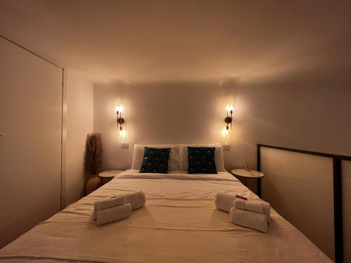 Regina In Porta Romana 2 - Sky Tv, Wifi E Breakfast Box Leilighet *