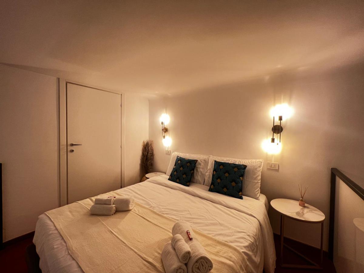 Regina In Porta Romana 2 - Sky Tv, Wifi E Breakfast Box Leilighet