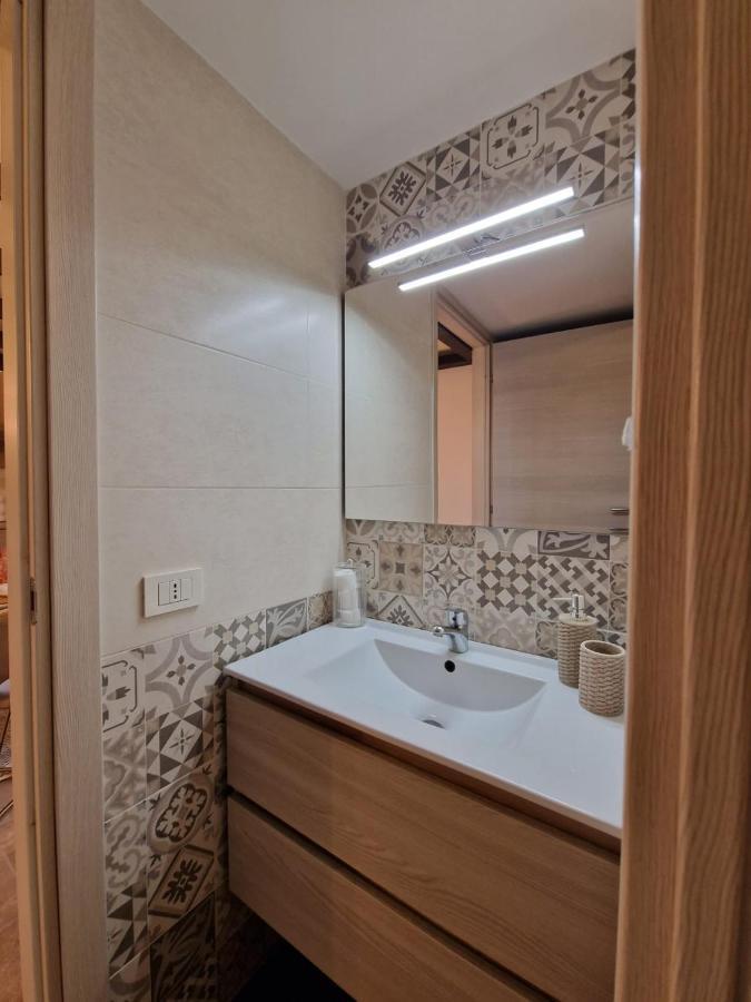 Regina In Porta Romana 2 - Sky Tv, Wifi E Breakfast Box Leilighet Milano