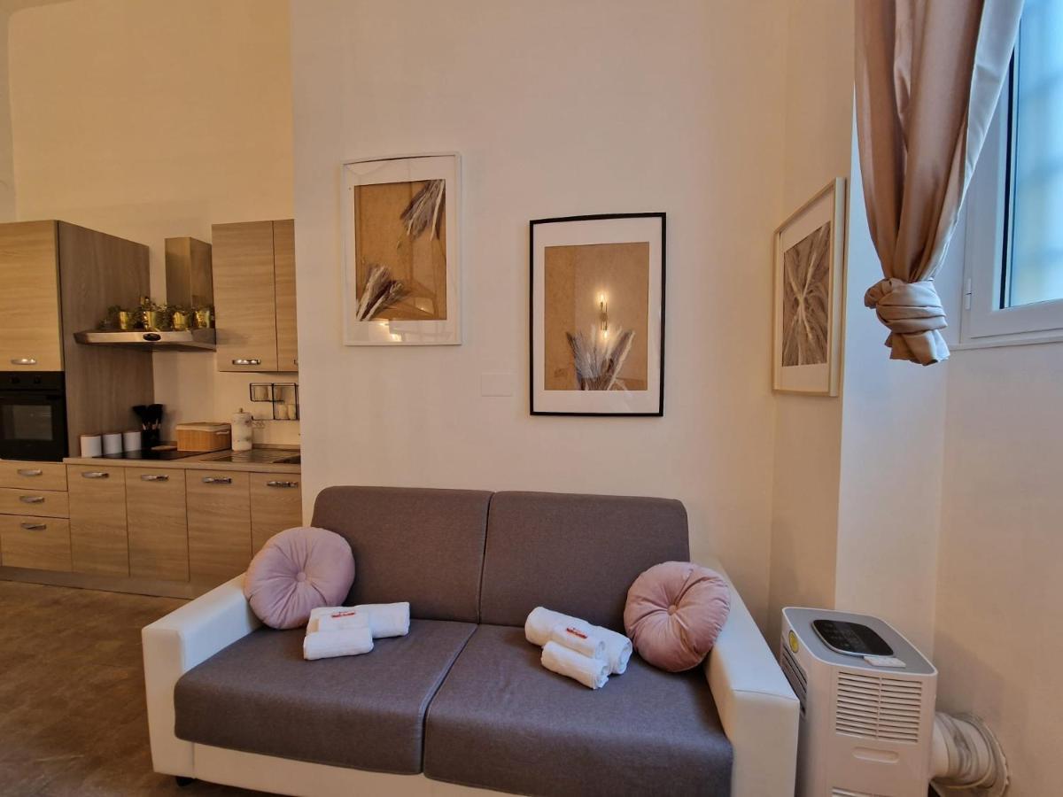 Regina In Porta Romana 2 - Sky Tv, Wifi E Breakfast Box Milano