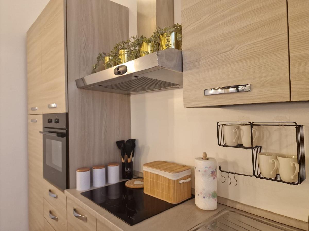 Regina In Porta Romana 2 - Sky Tv, Wifi E Breakfast Box Leilighet Milano
