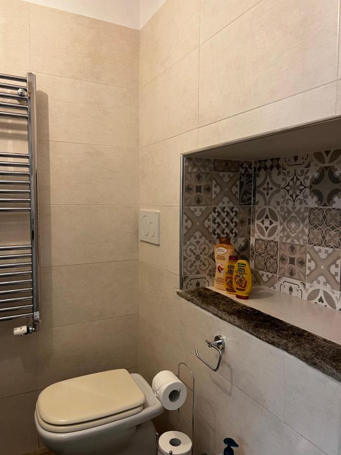 Regina In Porta Romana 2 - Sky Tv, Wifi E Breakfast Box * Milano