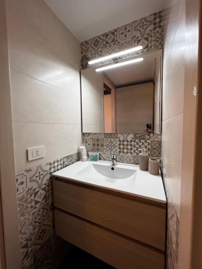 Regina In Porta Romana 2 - Sky Tv, Wifi E Breakfast Box * Milano