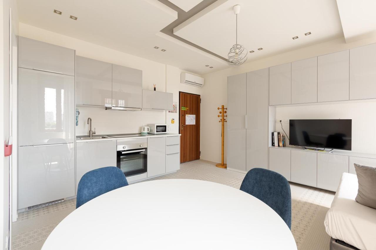 Renovated Apts Leilighet