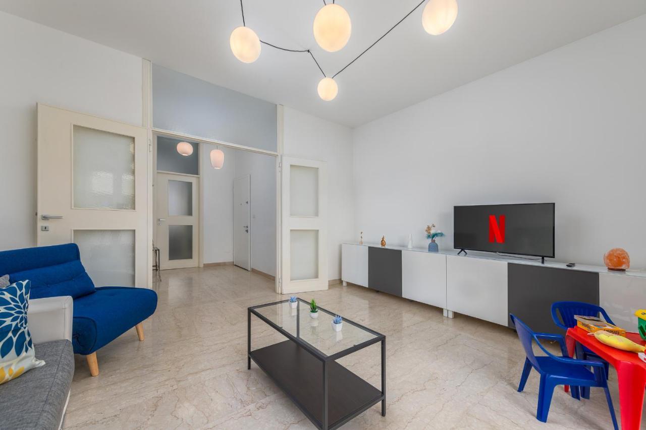 Niguarda-zara Xxl Home,two Balconies,wifi,family