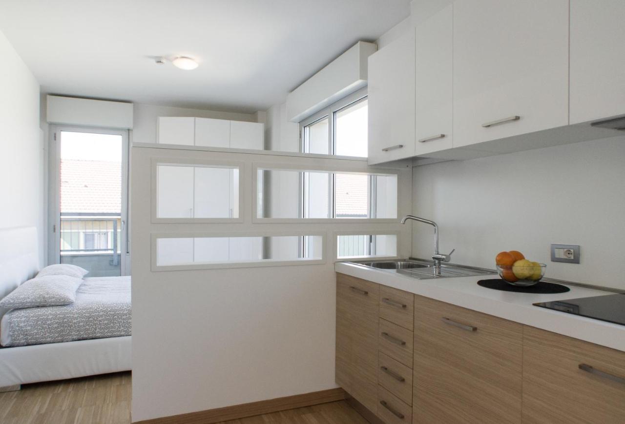 Apartment Housing32 *