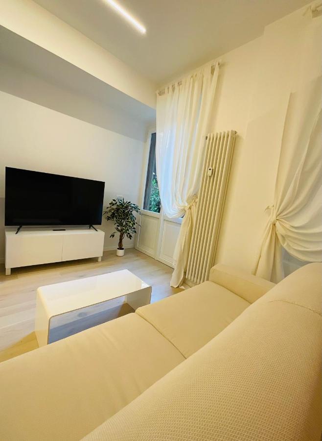 - Charlize - In The Heart Of Appartement *