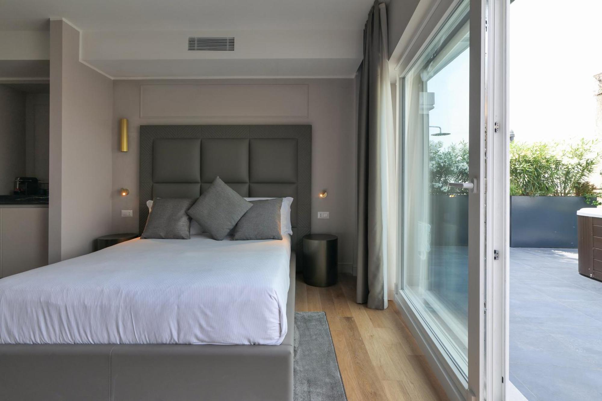 Prestige Boutique - Piazza Duomo View Apartment *