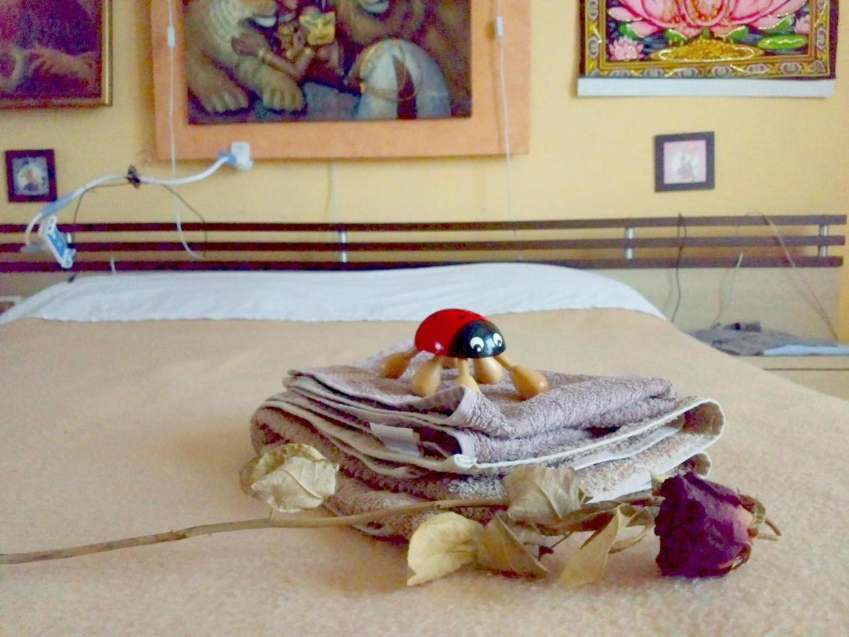 Room, 200m Subway, Navigli Area, Free Park, 10min Center, No Fee, Shared Bath And Kitchen Affittacamere Milano
