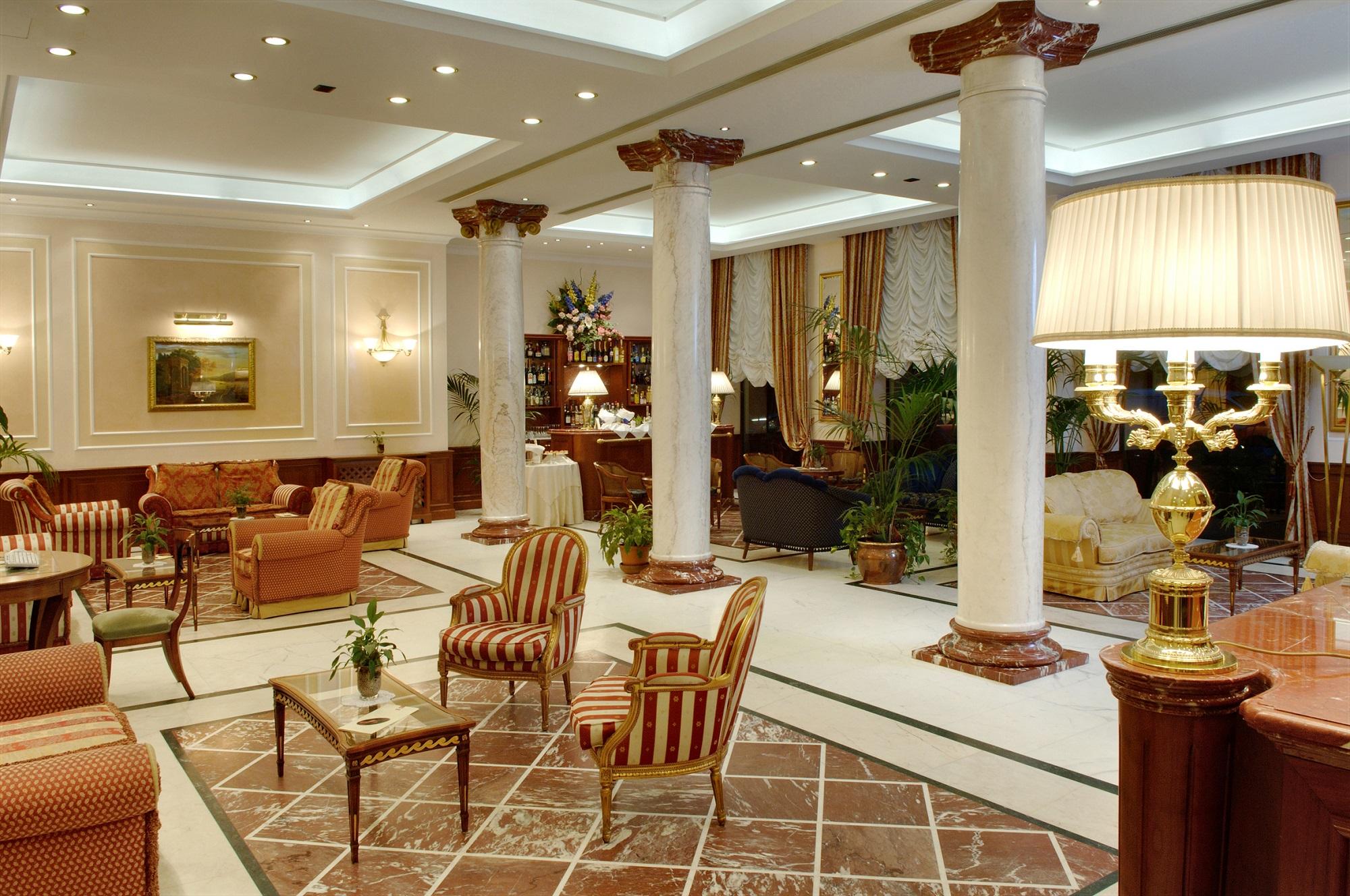Andreola Central Hotel 4*