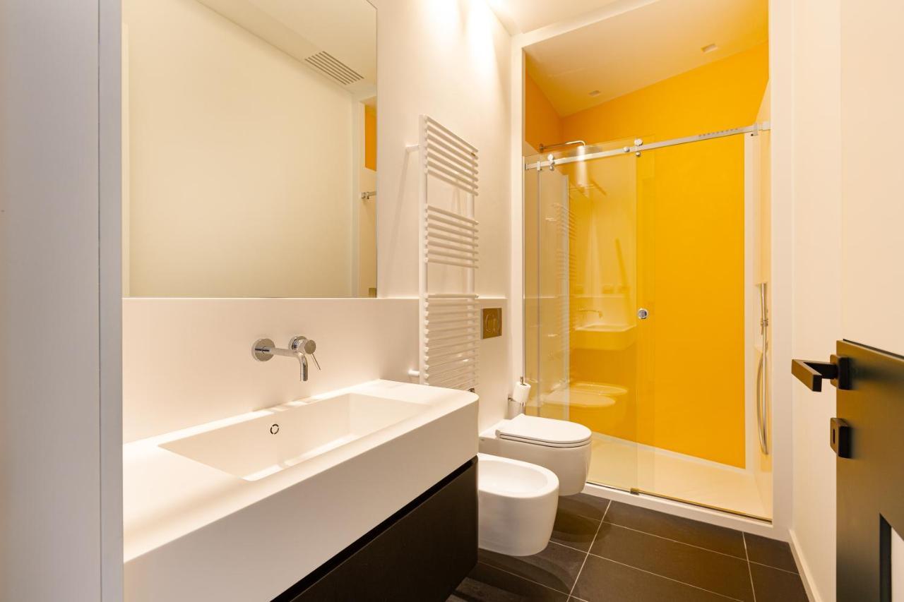 Modern & Comfortable Flat - Near Station Appartement Milaan