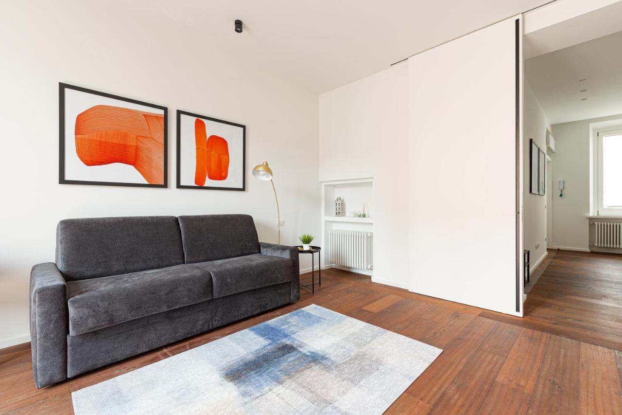 Appartement Modern & Comfortable Flat - Near Station Milaan