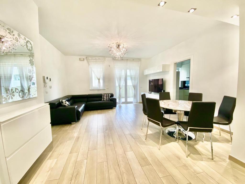 Mpm - Belinzaghi 5 6 Pax Leilighet Milano