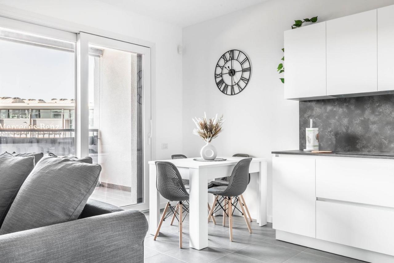 Apartment Harmony House - Rho Fiera 6min - Free Parking - Terrace *