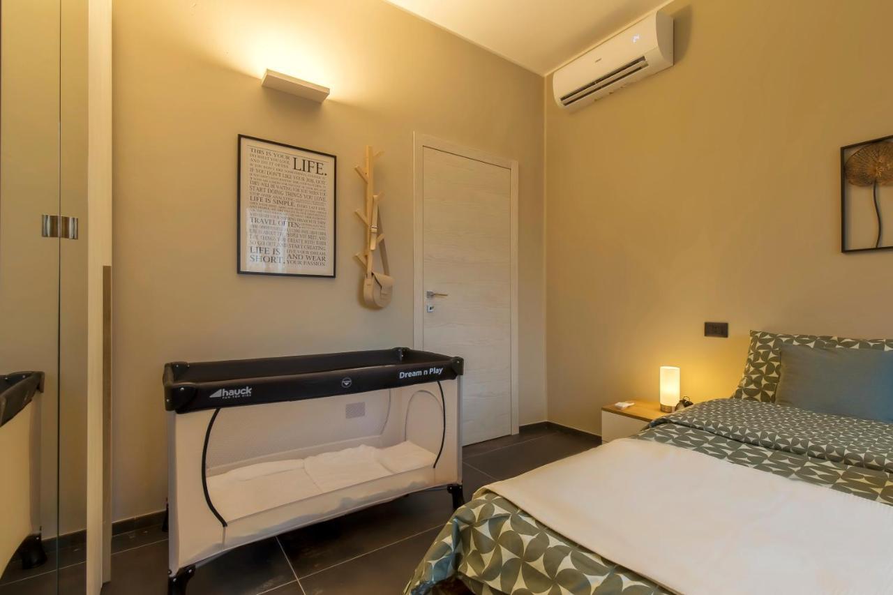 Modern & Bright 2 Bedroom Flat 50m From M4 Stop Appartement *