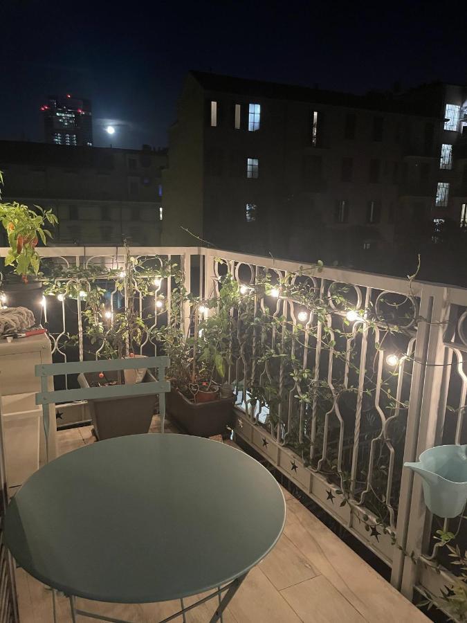 Isola - Bright 2-room With Balcony Mailand