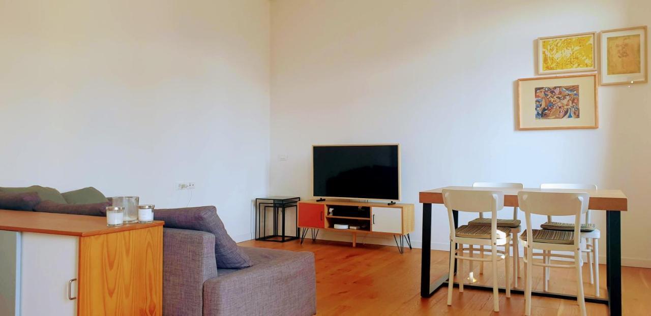 Isola - Bright 2-room With Balcony Mailand